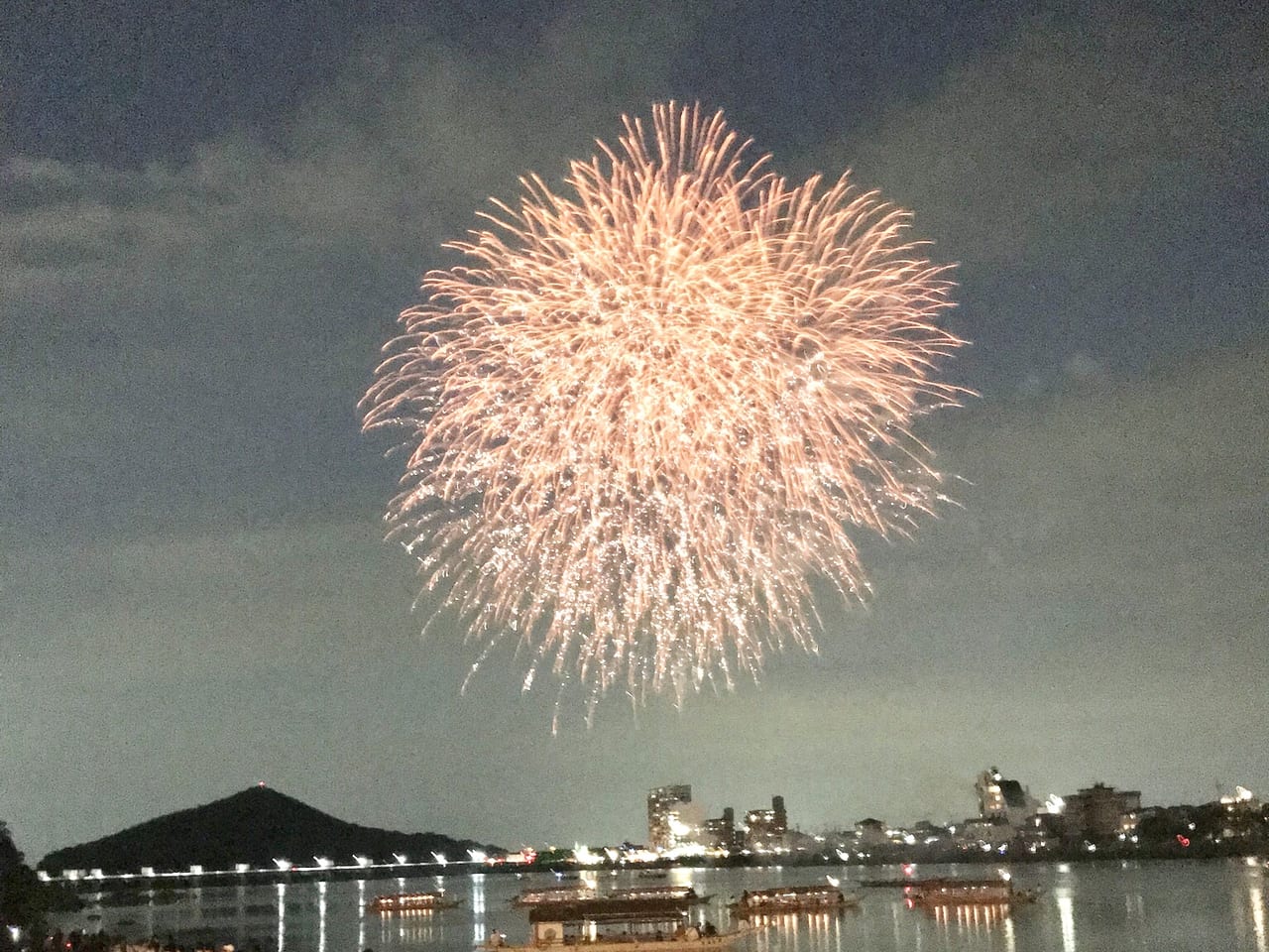 岐阜市 今年は花火大会中止などがあっても 花火は見られそうです 花火を打ち上げるプロジェクト Cheer Up チアアップ 花火 の計画が進んでるそうです 号外net 岐阜 美濃地方